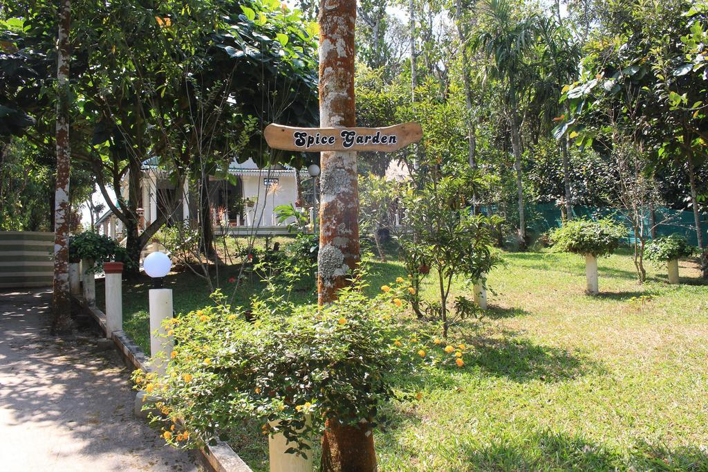 กรีน อาร์ค รีสอร์ต Bed & Breakfast เทกคาดี ภายนอก รูปภาพ